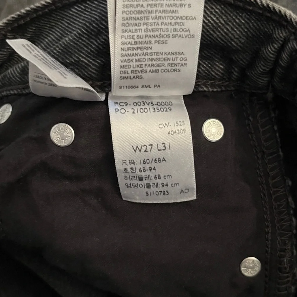 Levi's Women's Cinch Waist Barrel Jeans - Picture 14 of 15